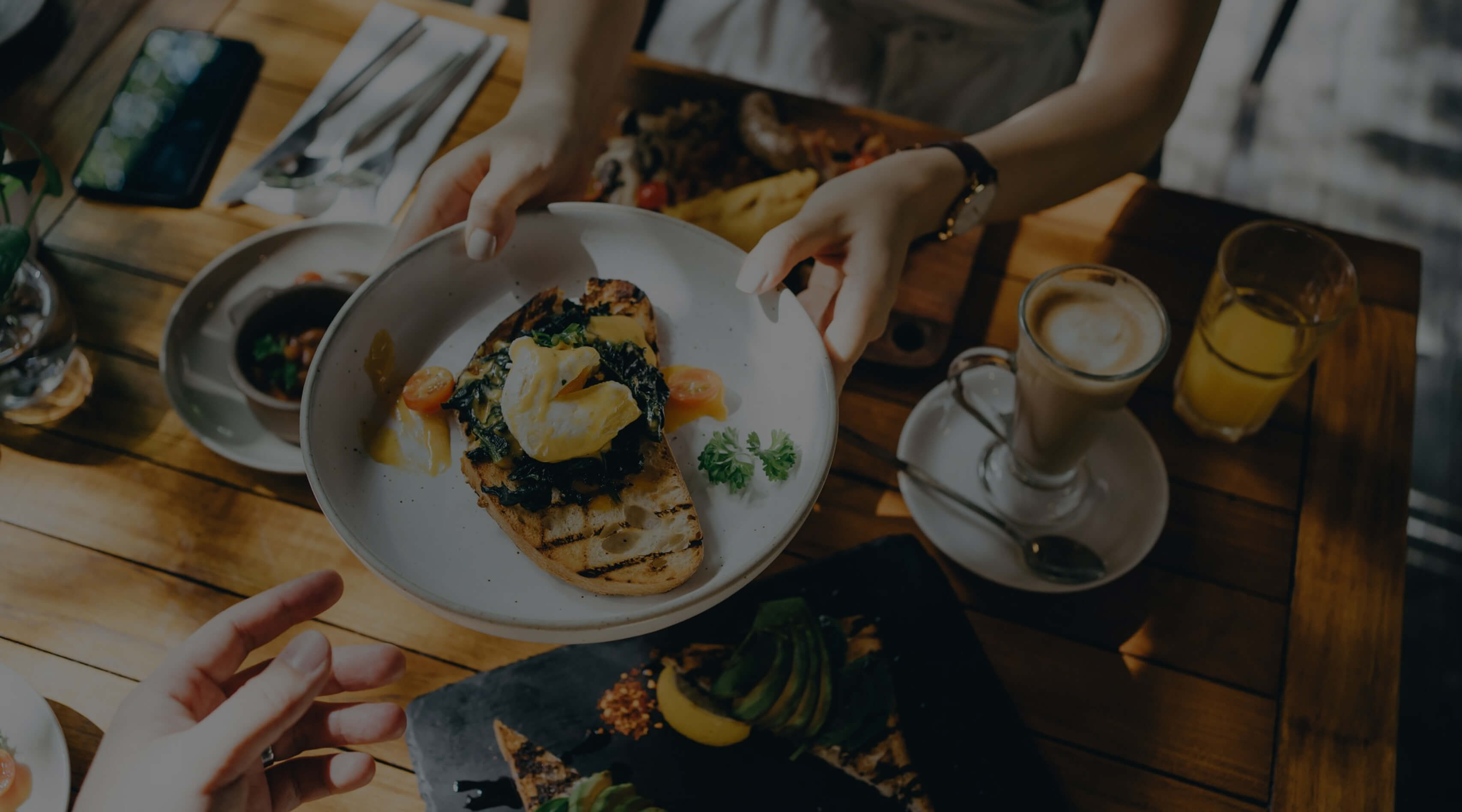 5 Tips To Stay On Track When Going Out To Eat